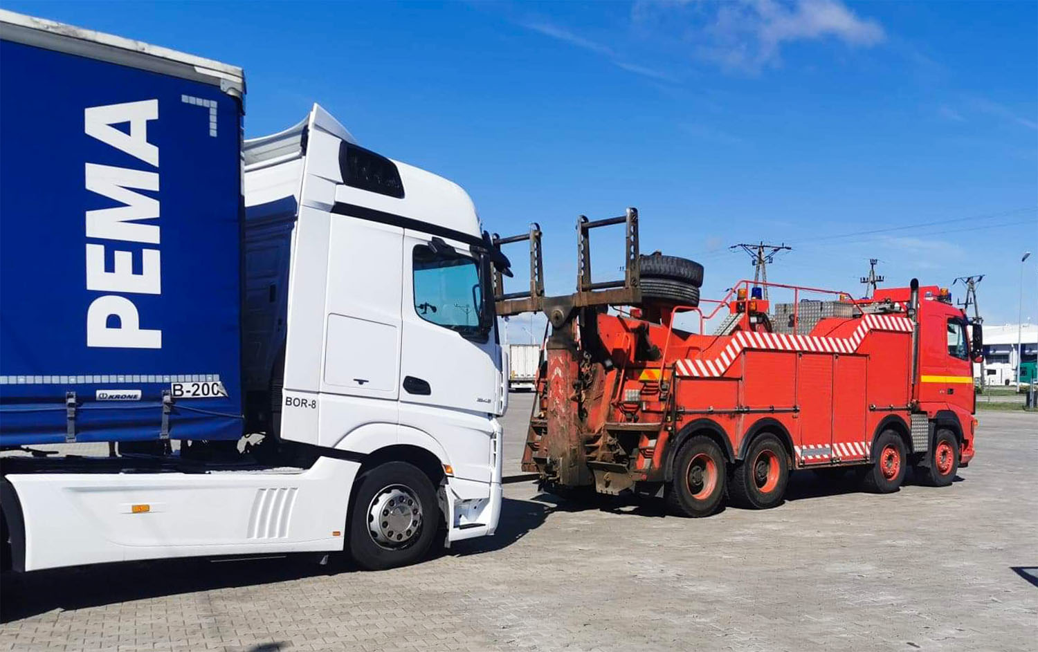 Jakie obowiązują przepisy przy holowaniu tirów?