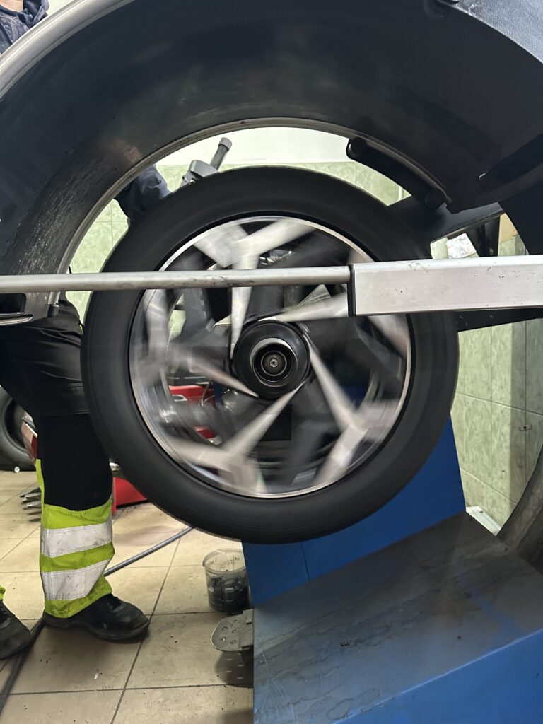 Prostowanie Felg Białystok serwis Motofirma.