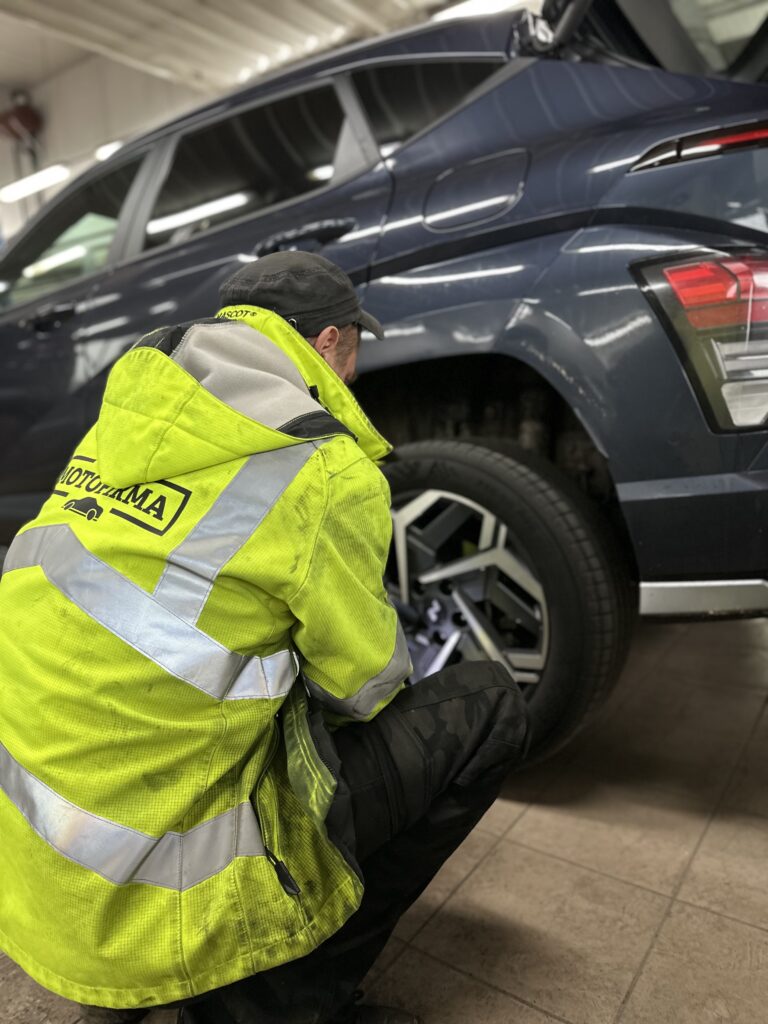 Wulkanizator wymienia opony w Białymstoku. Wymiana opon Białystok Motofirma.